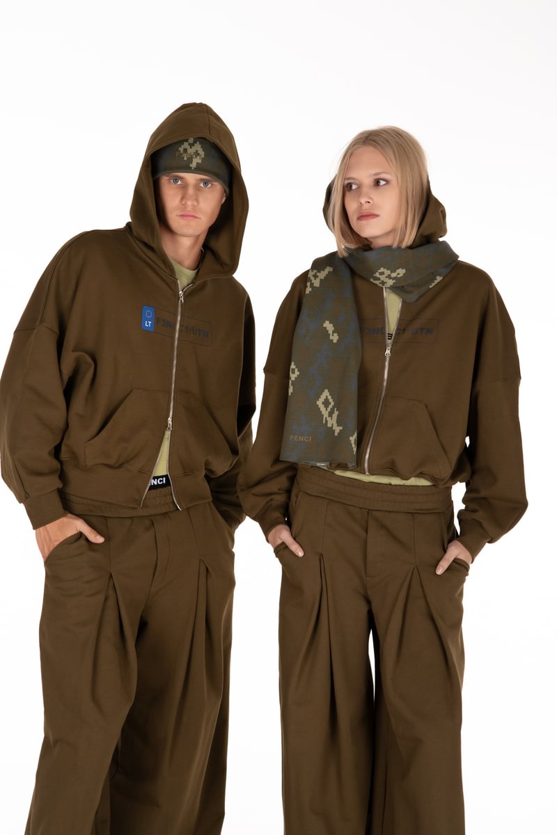 UNISEX šukuotinės medvilnės šalikas "Raimedas Latvys"