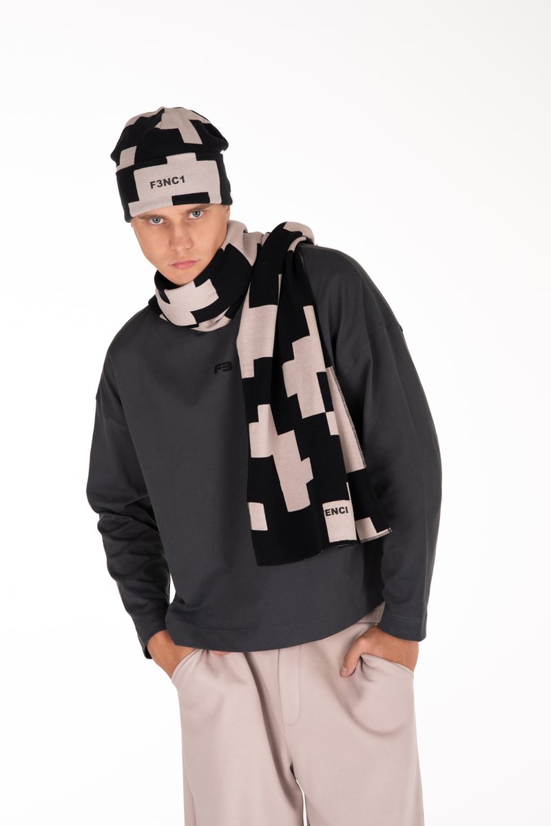 UNISEX šukuotinės medvilnės šalikas "Raimedas Latvys"